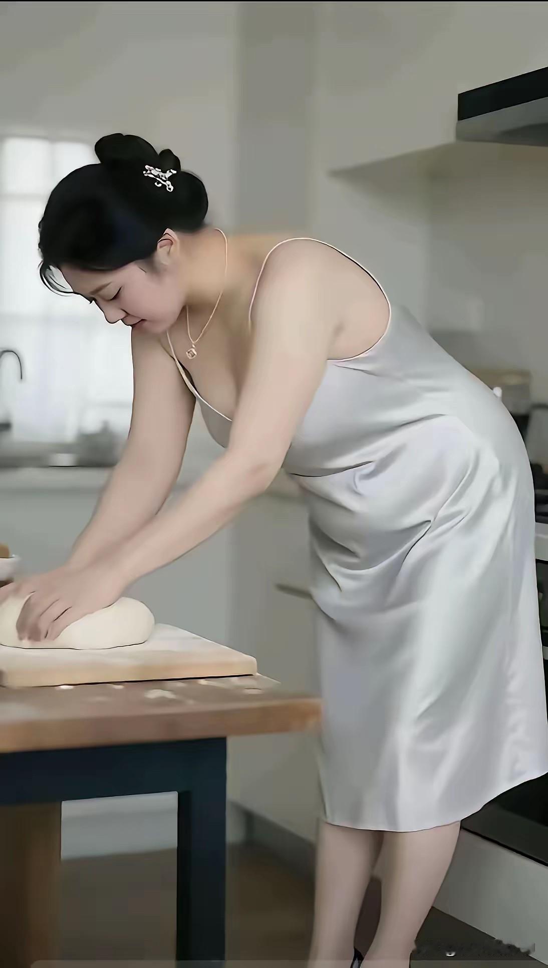 第一次做馒头，
我不信做不出又白又大的馒头！