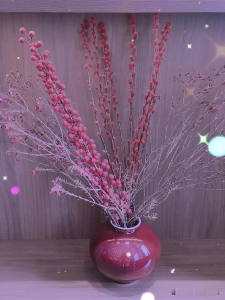 晒图笔记大赛红果树花瓶，颗颗红润，好看的装饰品。