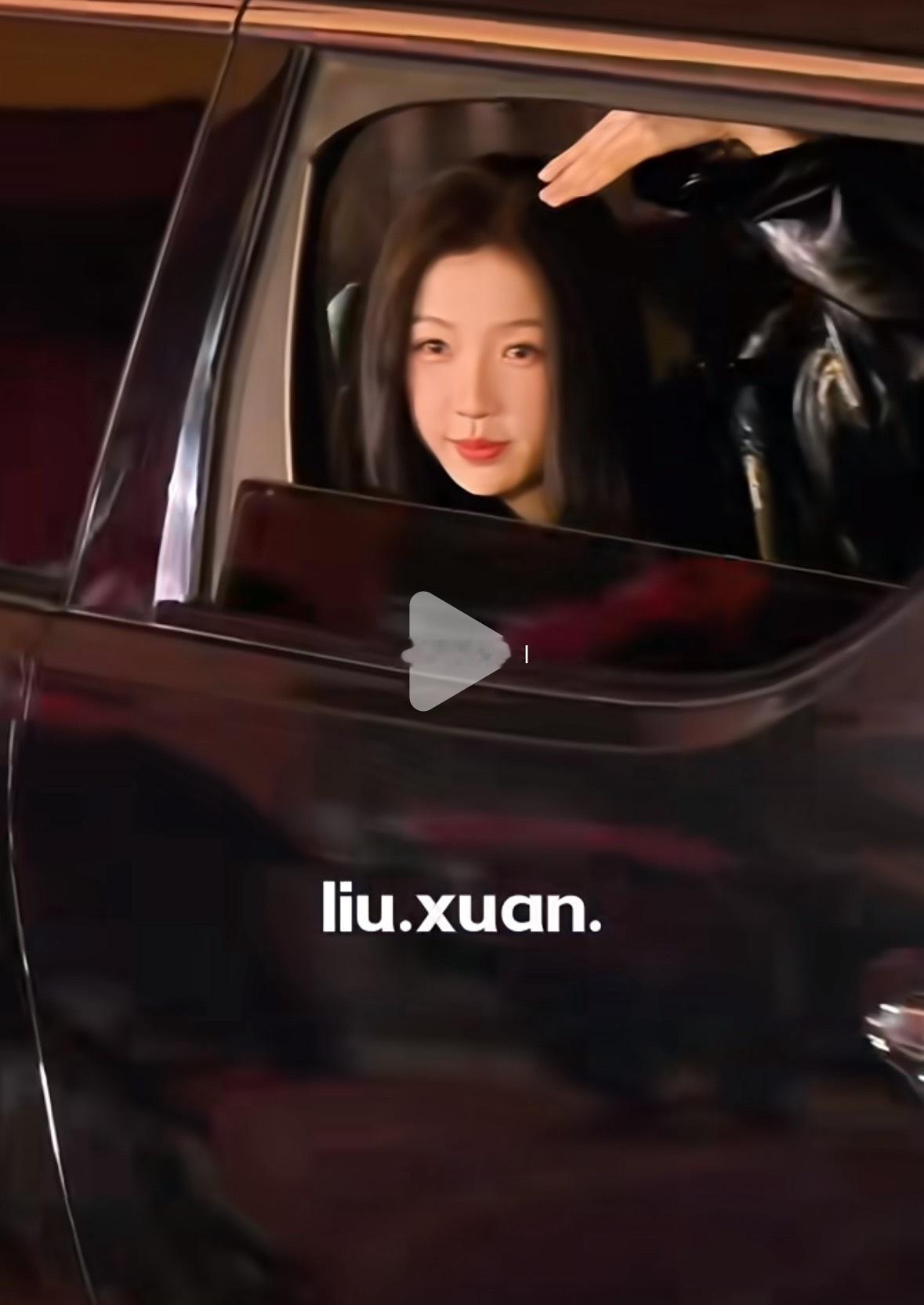 是唯粉的话就不可能会有任何意见，露脸就已经是宠粉 