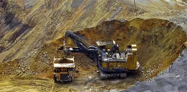 日本发现巨型稀土矿资源，或许足够人类用730年，为何却不开采？

在现代，资源对