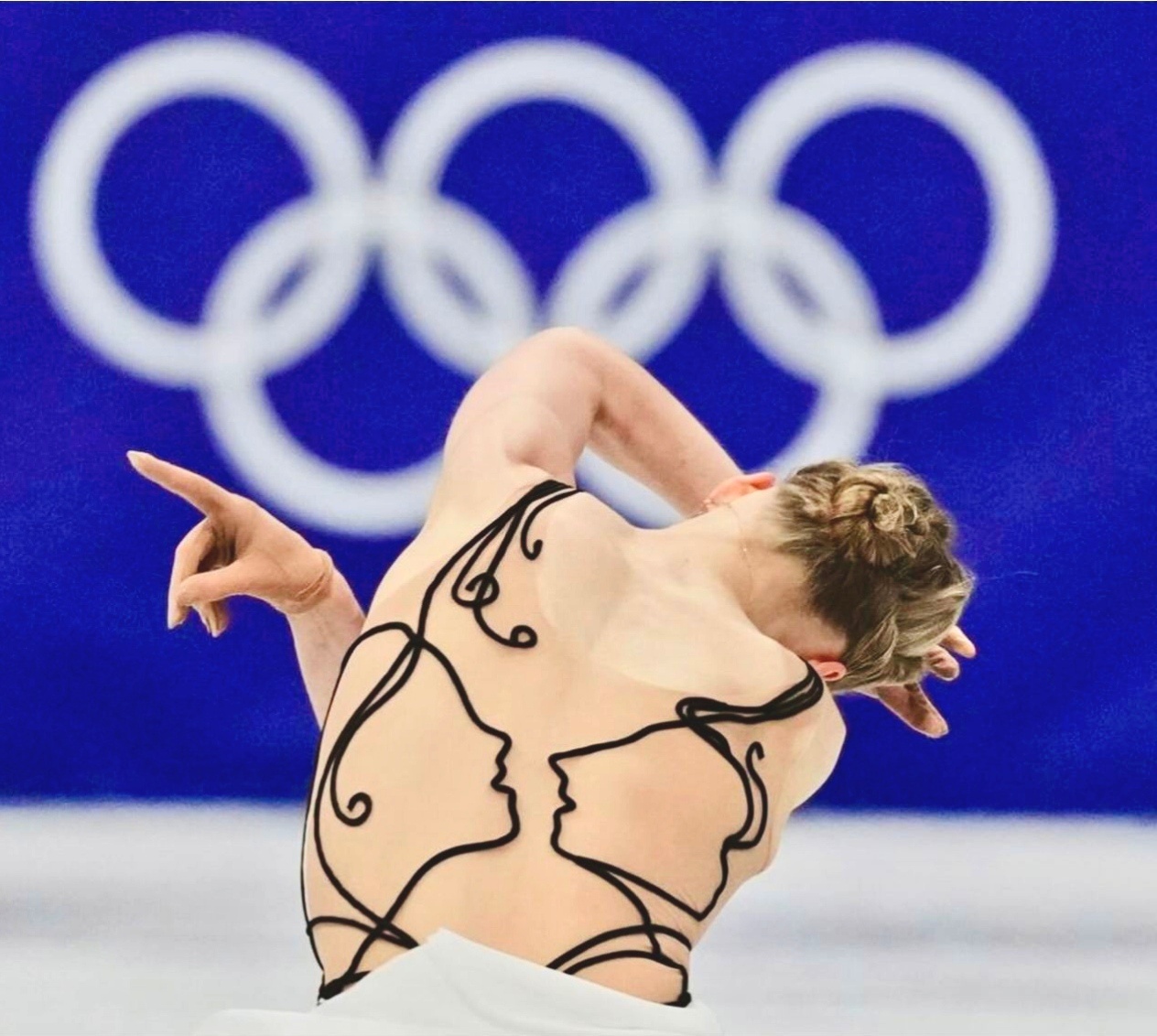 明天ISU Skating Award投票截止，再给最佳服装单元古巴的《人鬼情未