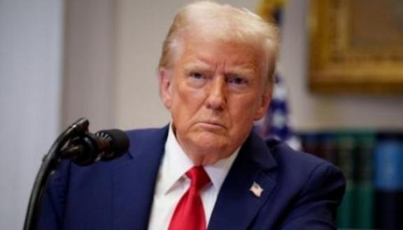 特朗普着急访华，苦等4天，中方终于给出回应，提了一个新要求，特朗普访华的事终于定