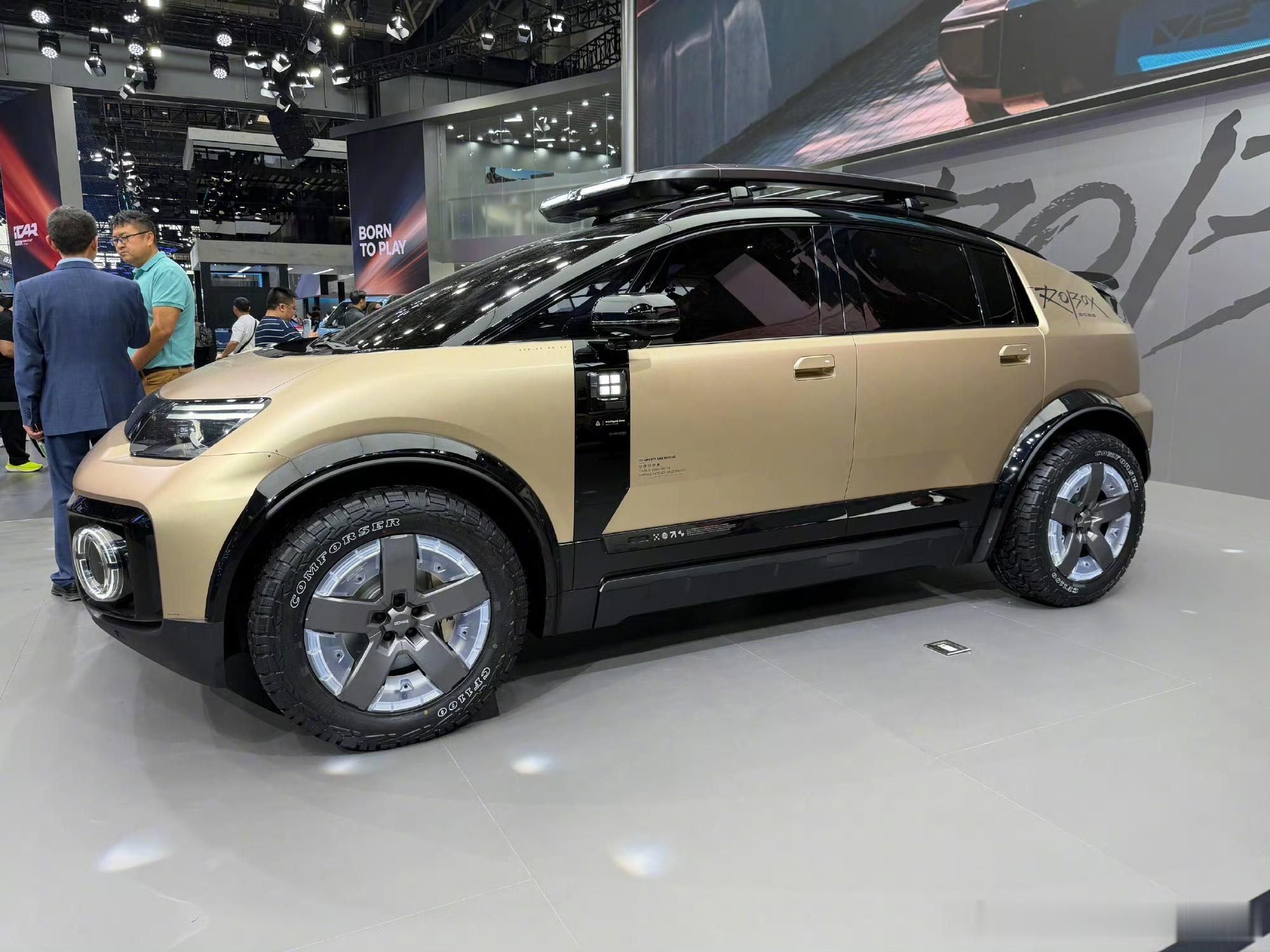 iCAR ROBOX全球首秀，论设计，iCAR必须是认真的。小车太有意思了！我都