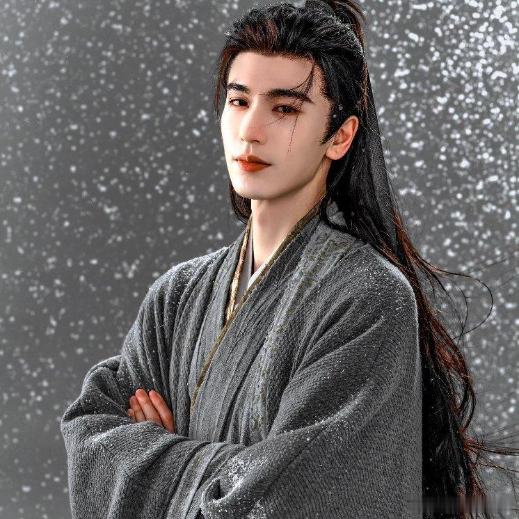 张凌赫出道6年7部爱奇艺男主剧就这么争气啊！张凌赫出道6年7部爱奇艺男主剧，张凌