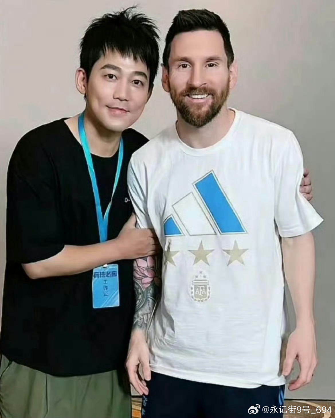 武艺武艺苏醒是对家吧 突然意识到武艺和苏醒是“对家”啊！俩人一个喜欢梅西一个喜欢