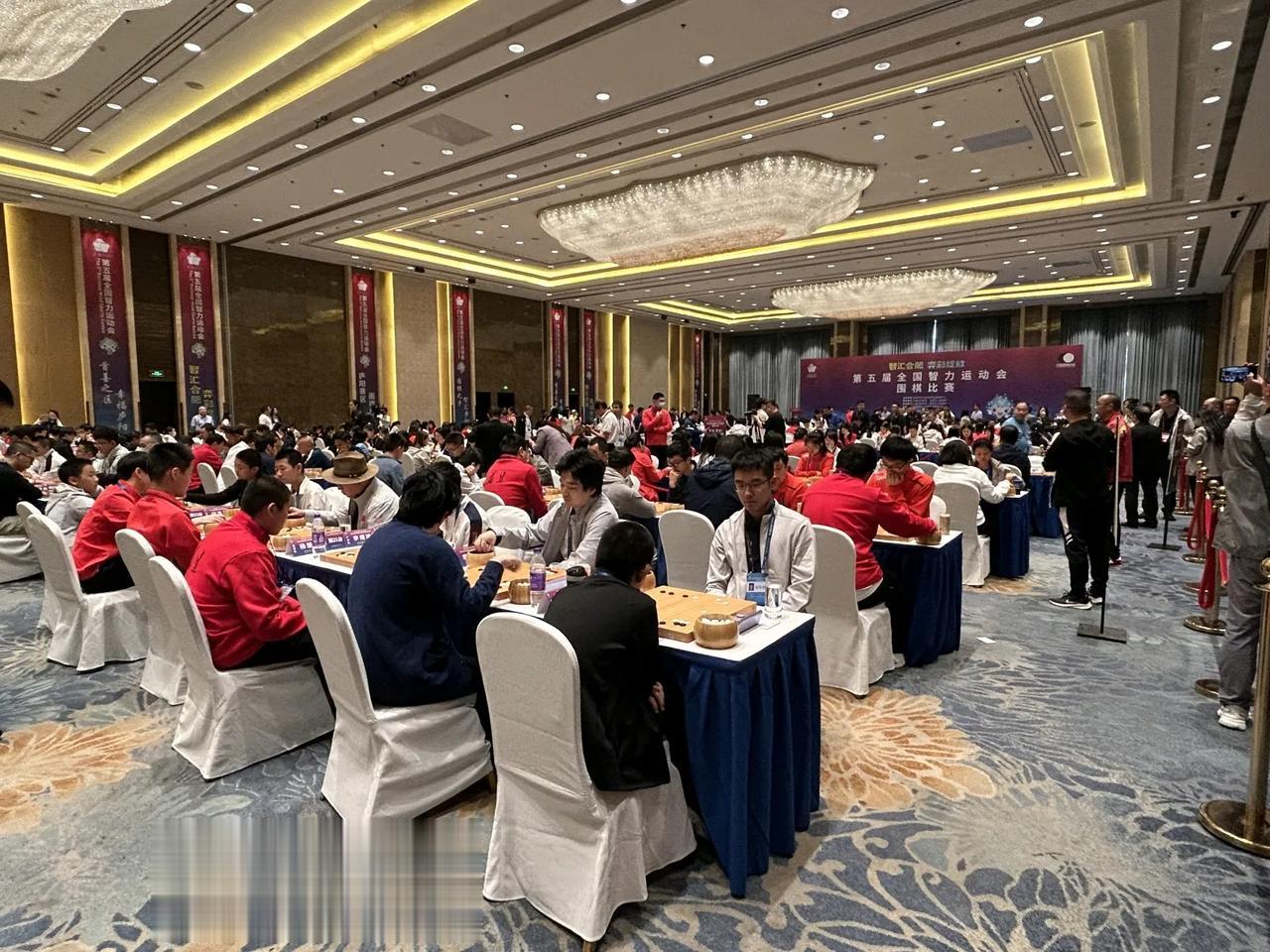 五智会快讯：
男团争夺异常激烈
夺冠形势扑朔迷离

第五届全国智力运动会继续在安