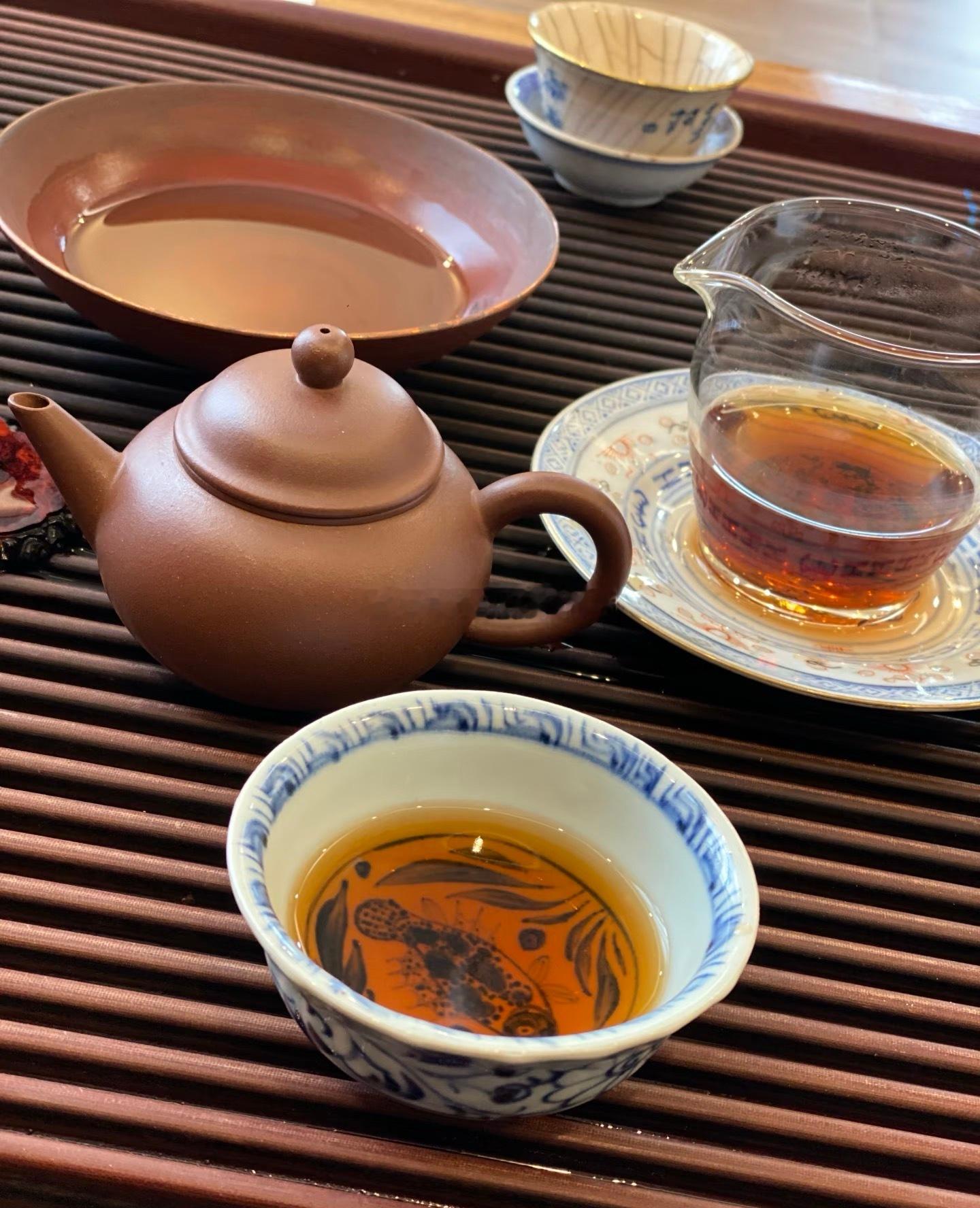 暂且歇手观望，让行情自然运行，等有理想价位我第一时间通知外汇金油趋势引领者-蒋老