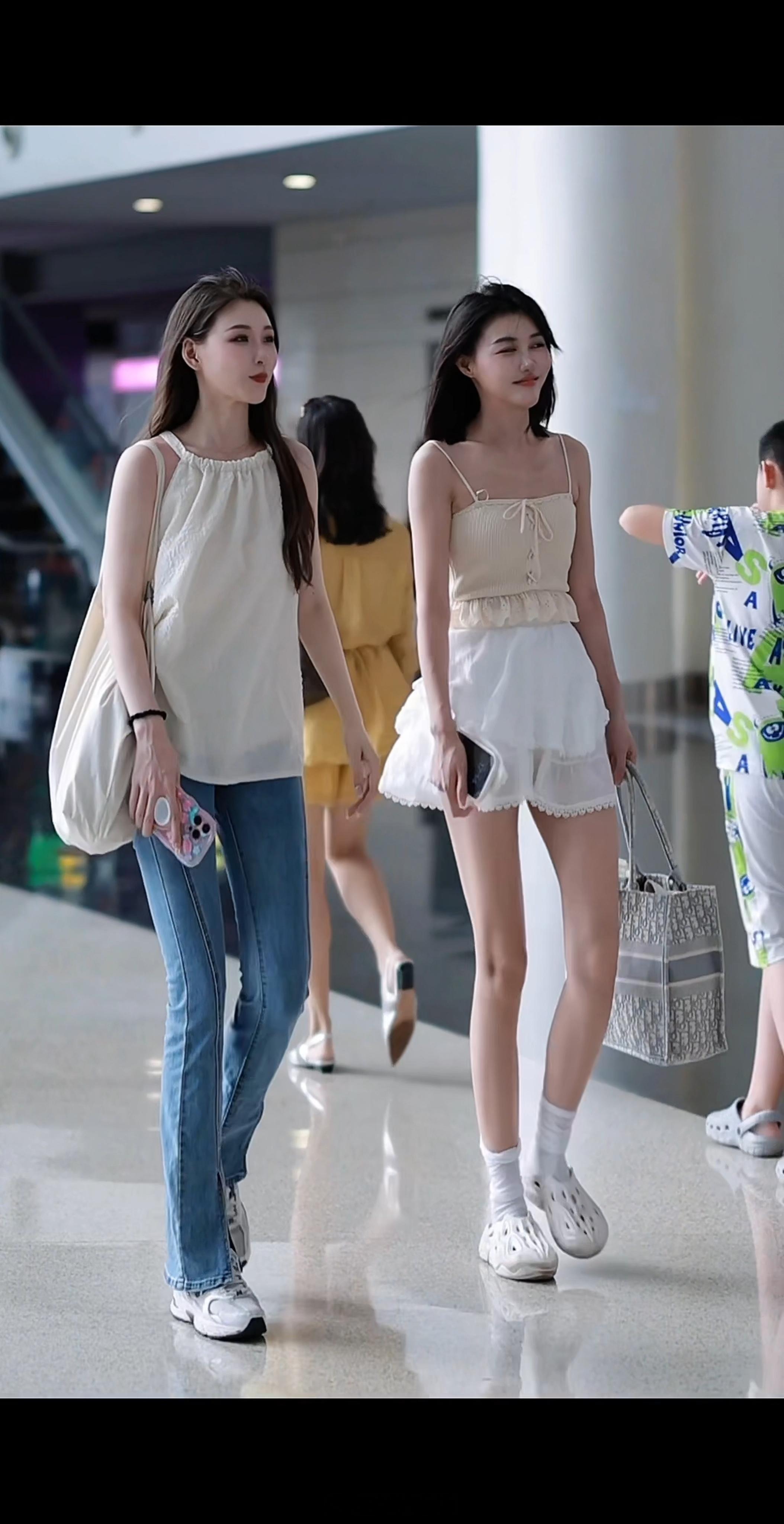 【成都街拍】周四，宝贝们早安！丨摄影拍照每日穿搭