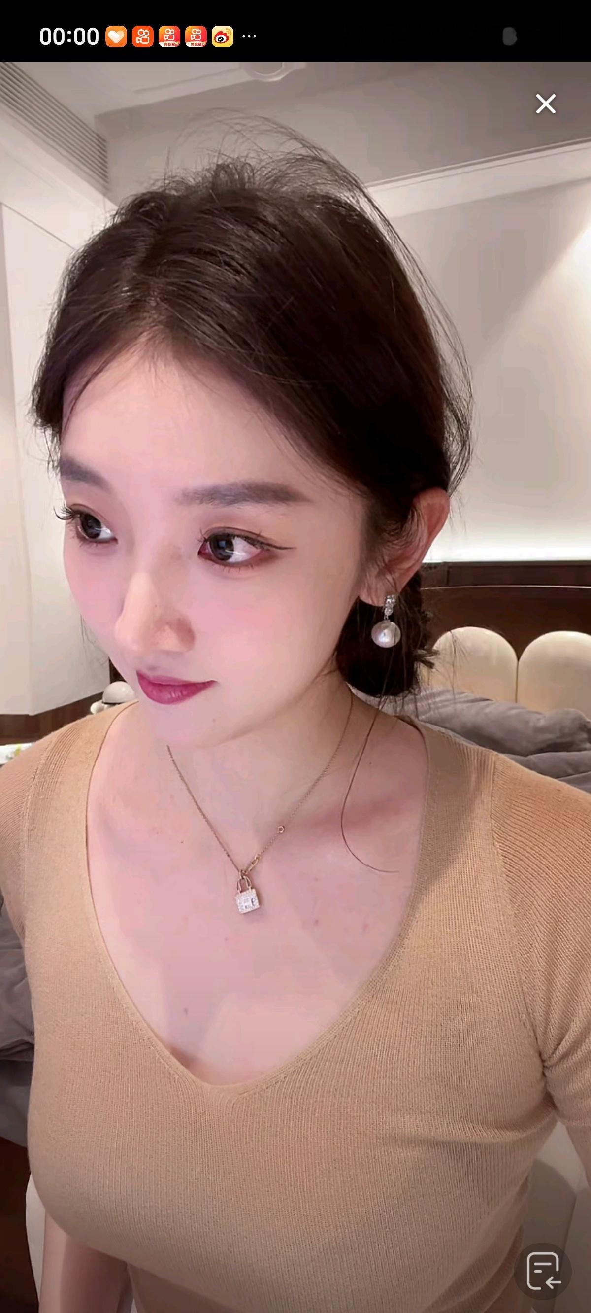 九成美太好看了，每个角度都很美声音又好听，听得我都酥了还特别温柔，说要把用户名隐