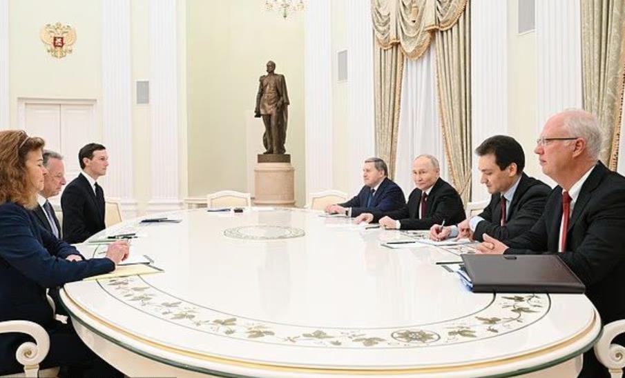 现在看来，俄乌冲突的最终绊脚石就是欧盟，或者具体地说就是英法德三国。
原来的美国