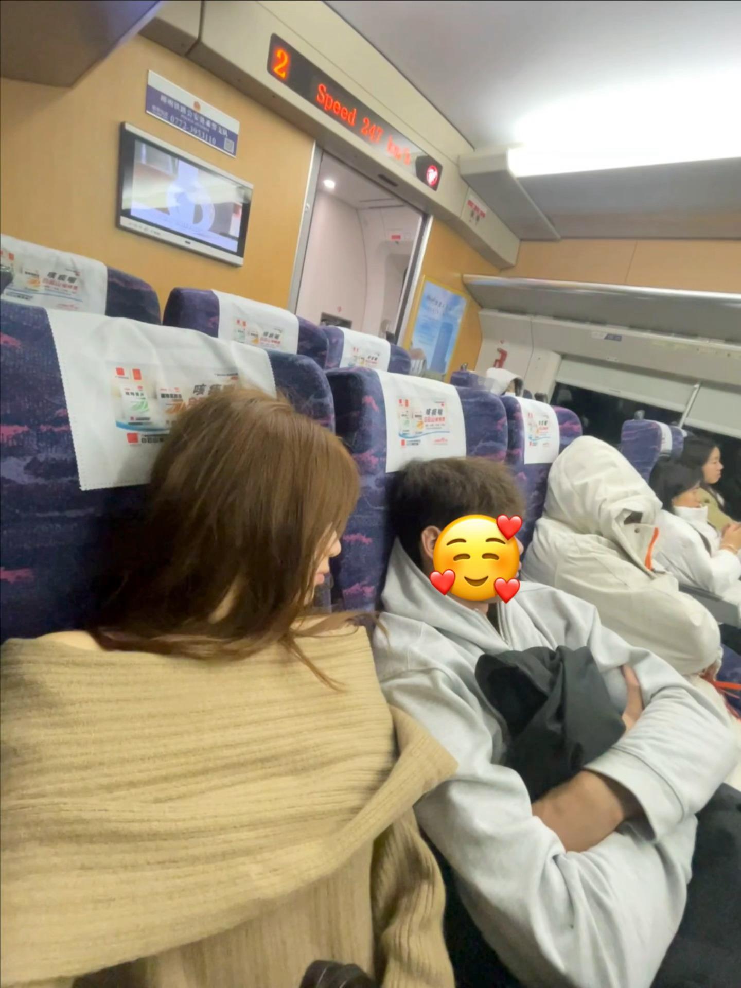 出发到新的爱和喧嚣中去[举手] 