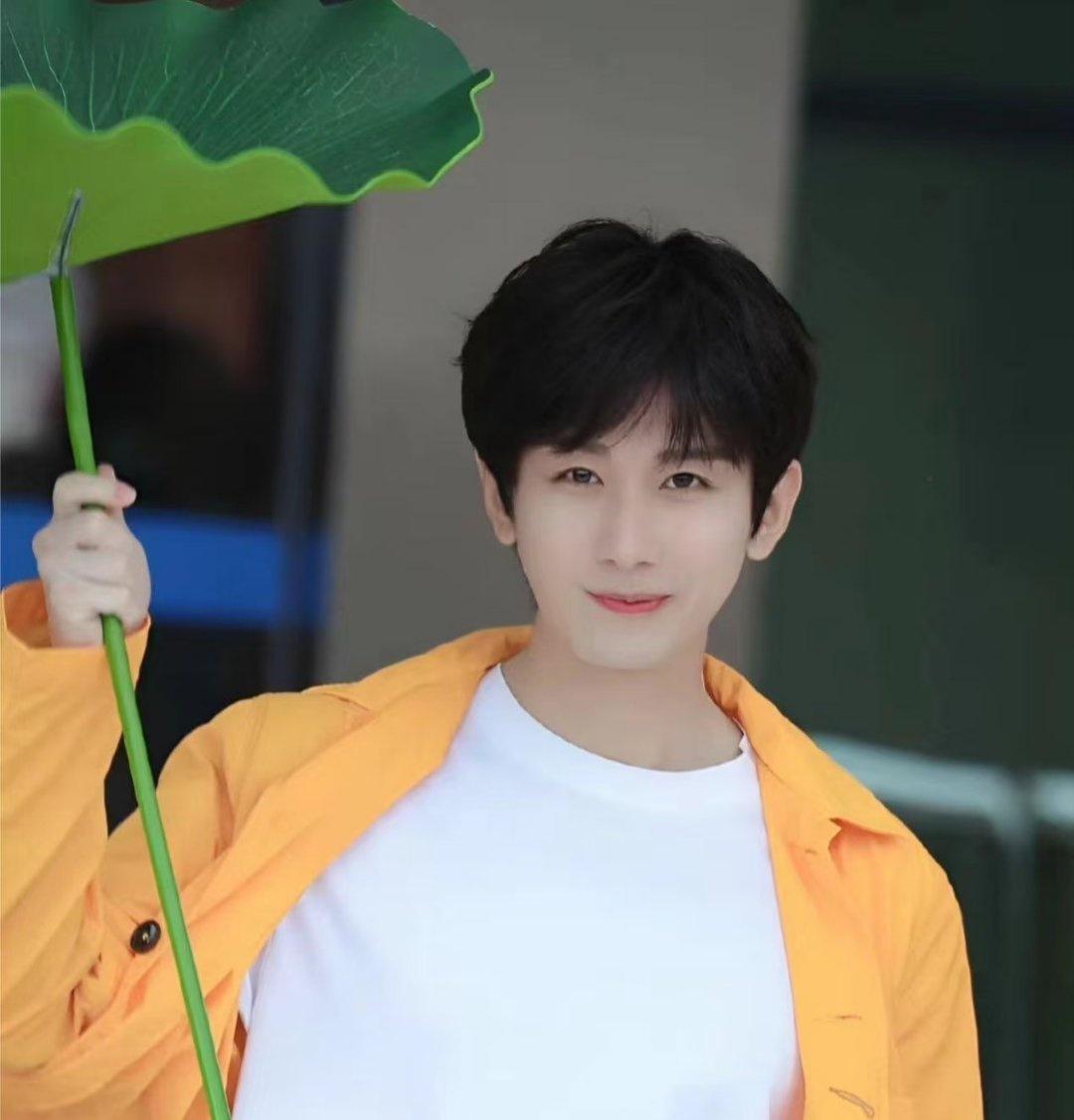 电视剧莲花楼[超话] 再刷莲花楼，我不知道是太想🌸🌸，还是@成毅 。 ​​​