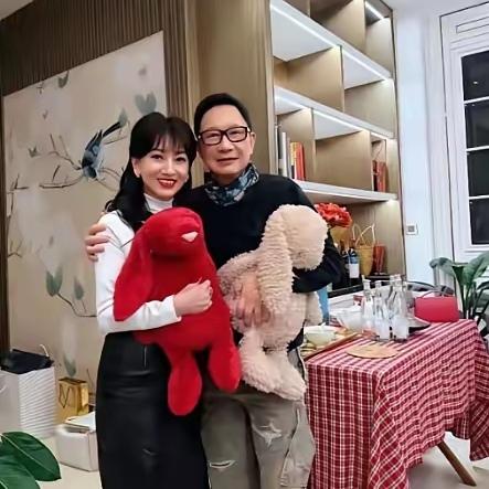 谁敢相信，这对看起来像刚步入中年的“神仙眷侣”，实际年龄加起来都快160岁了？