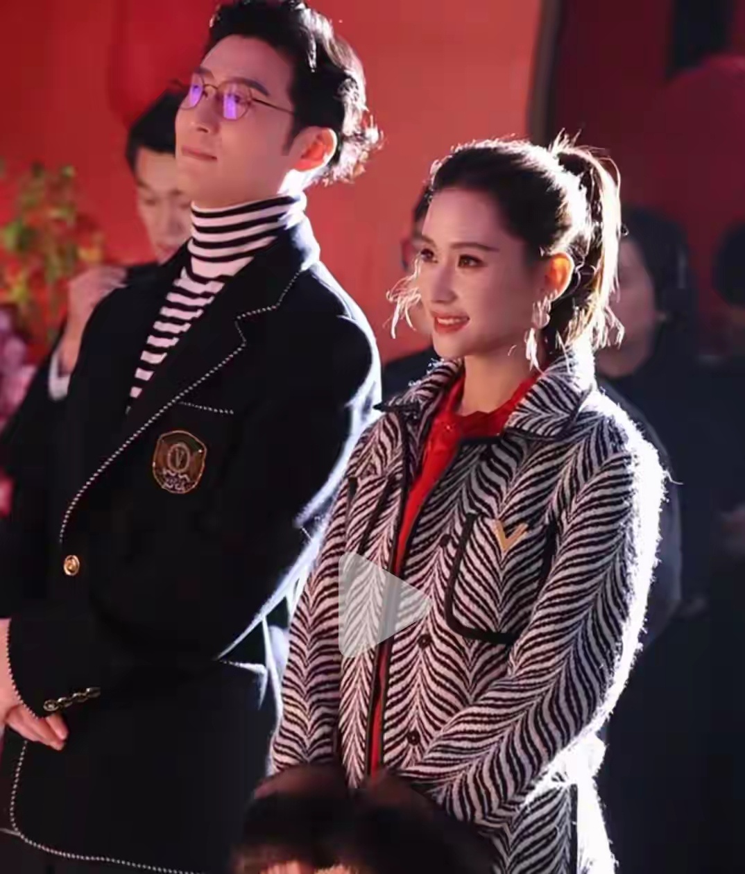 何超莲后悔了，当初以为窦骁是高攀现在人家靠《主角》翻身后她反倒成了豪门里最尴尬的