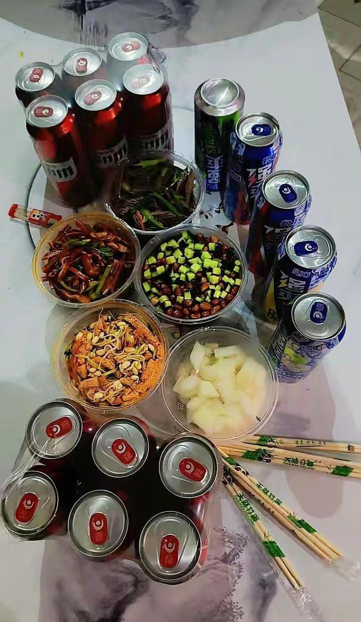 成年人的解压方式，不用迁就，不用解释，小酌两杯，和自己和解