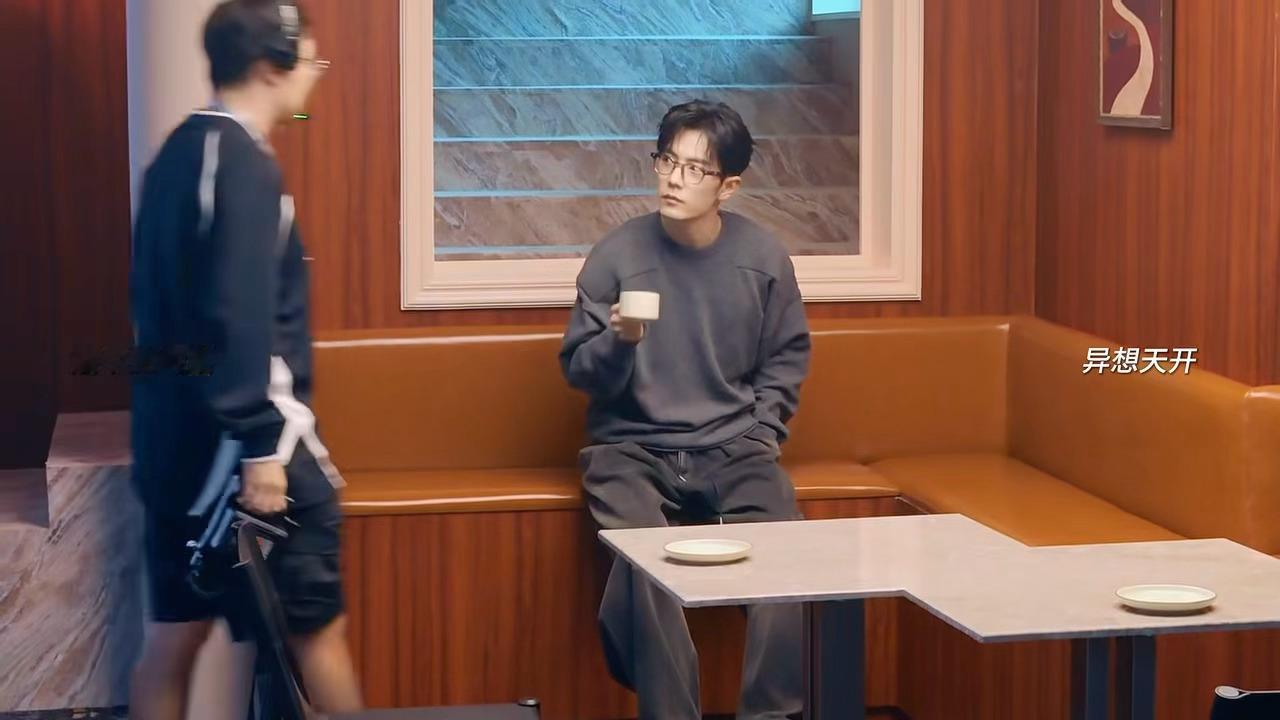 就这样坐着摇摆都好迷人呐欧巴 ​​​
