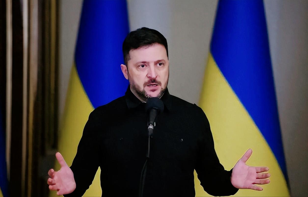 乌克兰人过得太煎熬了！泽连斯基表示，这周开始俄罗斯往乌克兰扔了1300多架无人机