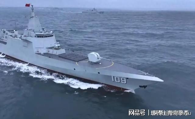 2026年3月，中国海军最新两艘055型万吨驱逐舰——舷号109的东莞舰与舷号1