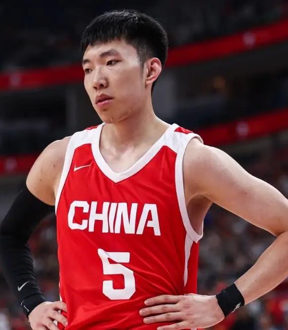 随着中国男篮72-91不敌乌拉圭，一共有4个没想到：

第1，没想到贺希宁、廖三