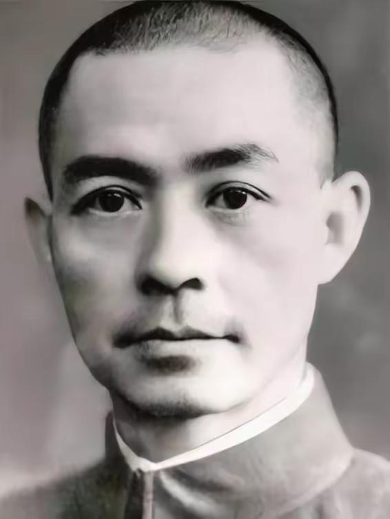 1939年，张自忠率领尖刀队，夜袭在南京大屠杀中作恶的日军13师团，看到穿着裹裆