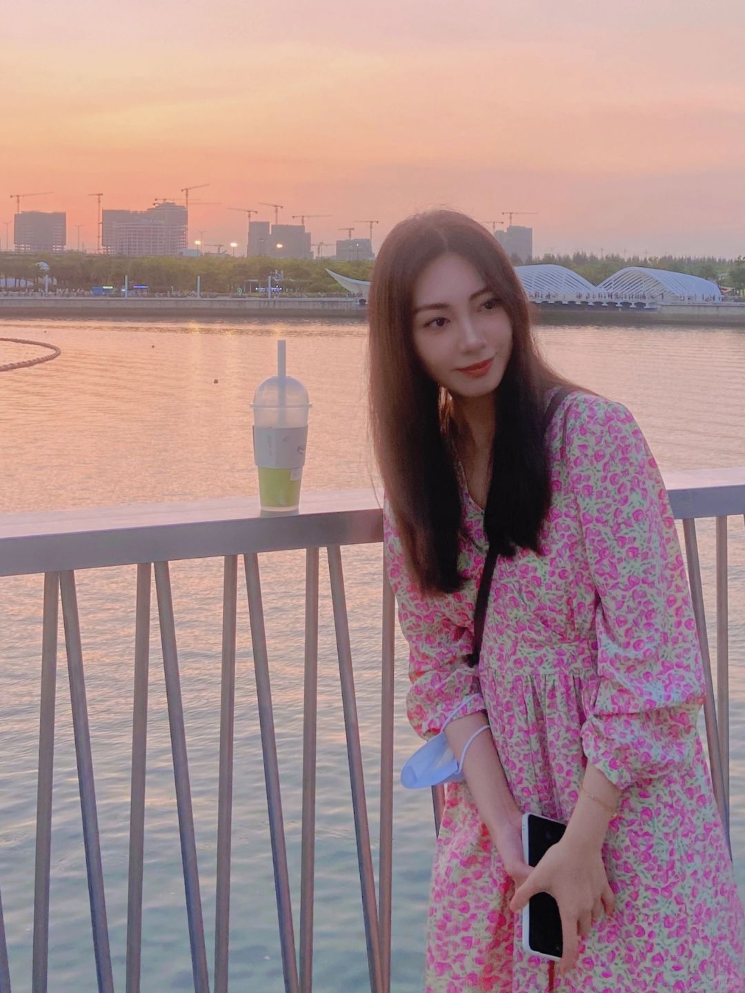 成为大学老师后，我开始穿起了碎花连衣裙✨
