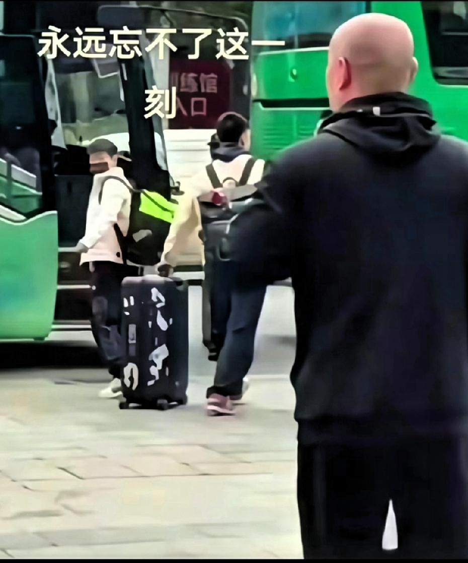 刀我别用休斯敦！天才是可遇而不可求的！一个教练一辈子能碰到几个天才？很难说啊，有