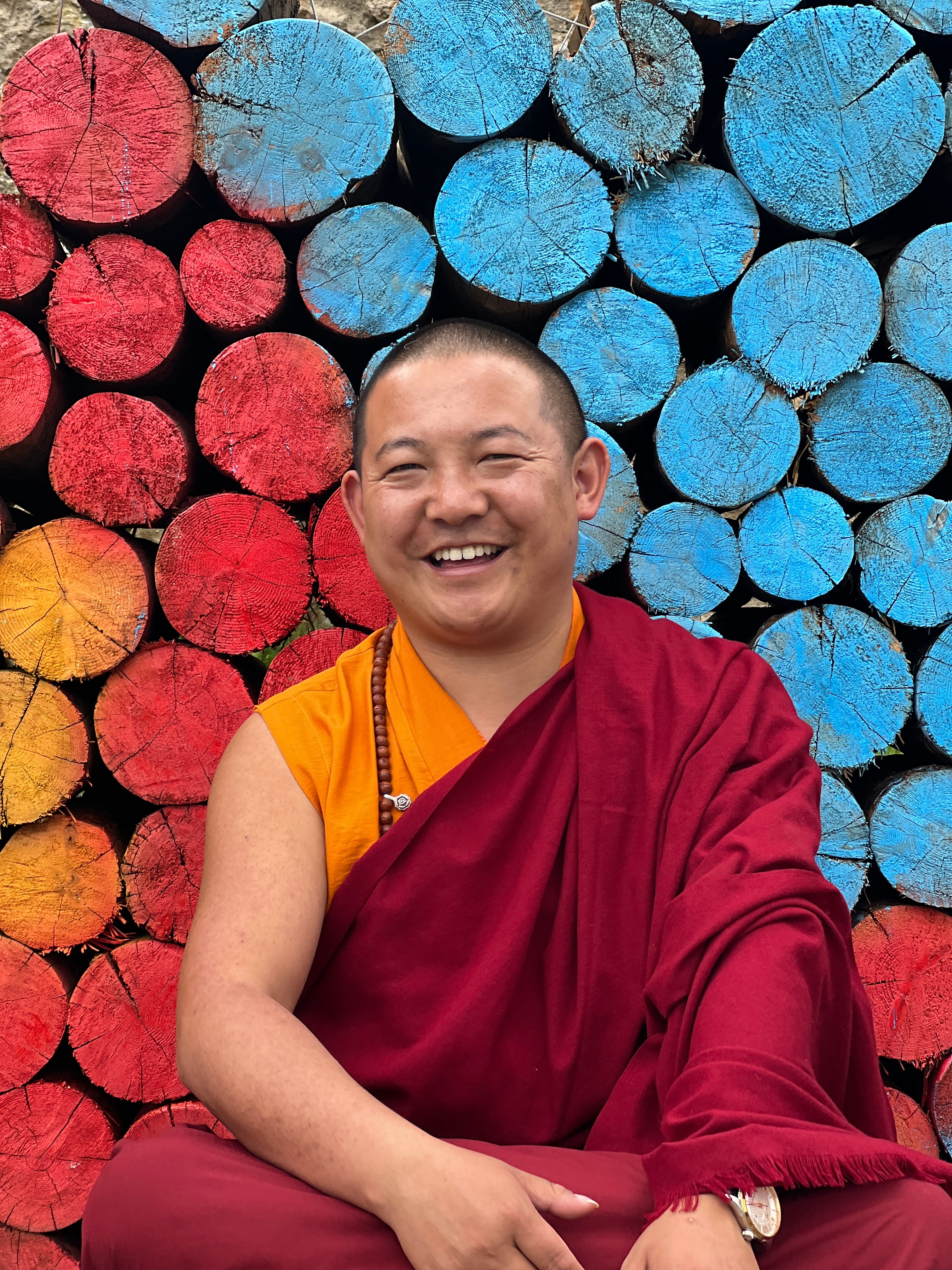 为人处事：不管嘴笨还是嘴甜，心地善良才是本钱。明珠佛学院降央登批师父爱国爱教民族