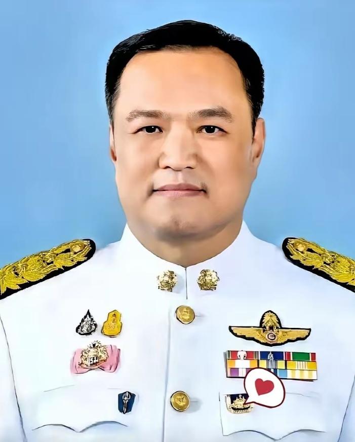 3月25日，泰国总理的阿努廷，用一个句引爆舆论：他宣布把自己的座驾从劳斯莱斯换成