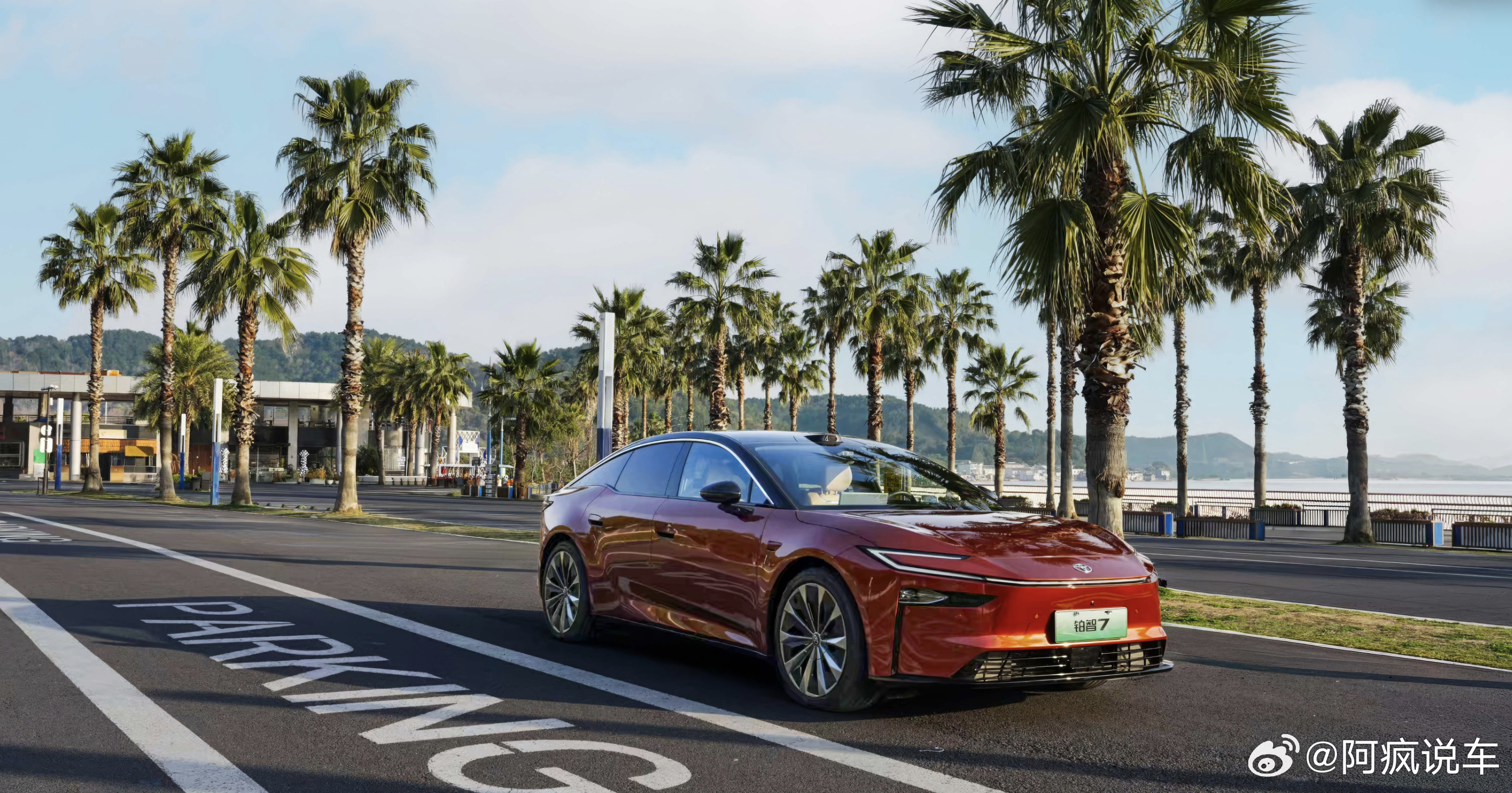 Momenta CEO曹旭东提前实测铂智7：上市前先“验货”，智驾能力还有后手？