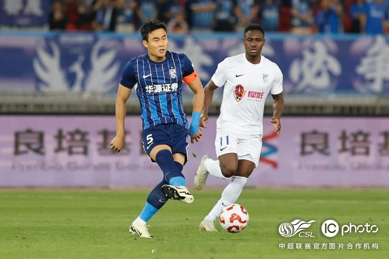 武汉三镇外援朴志洙或将留在中国近日，国内媒体消息表示朴志洙将离开武汉三镇返回韩国