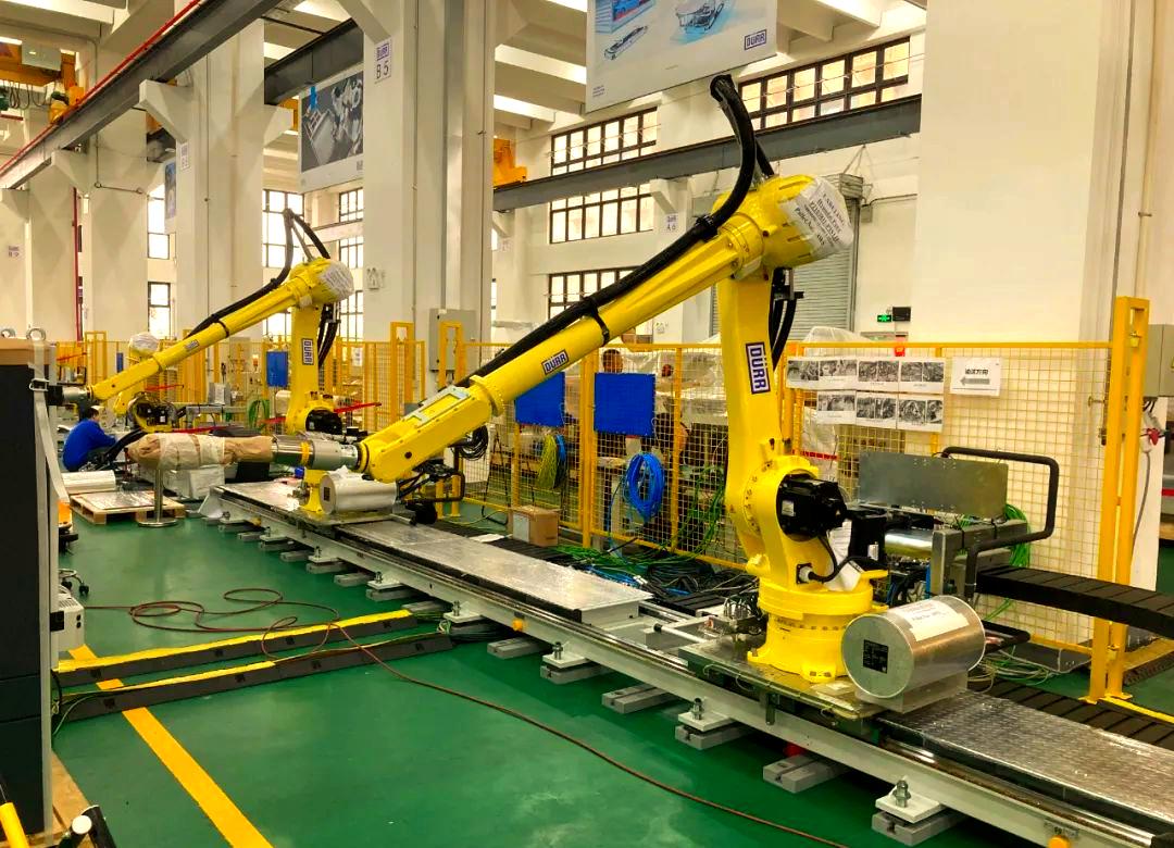 越南制造业崛起，对中国其实利大于弊。3 月越南外贸出口 341 亿美元，一季度出