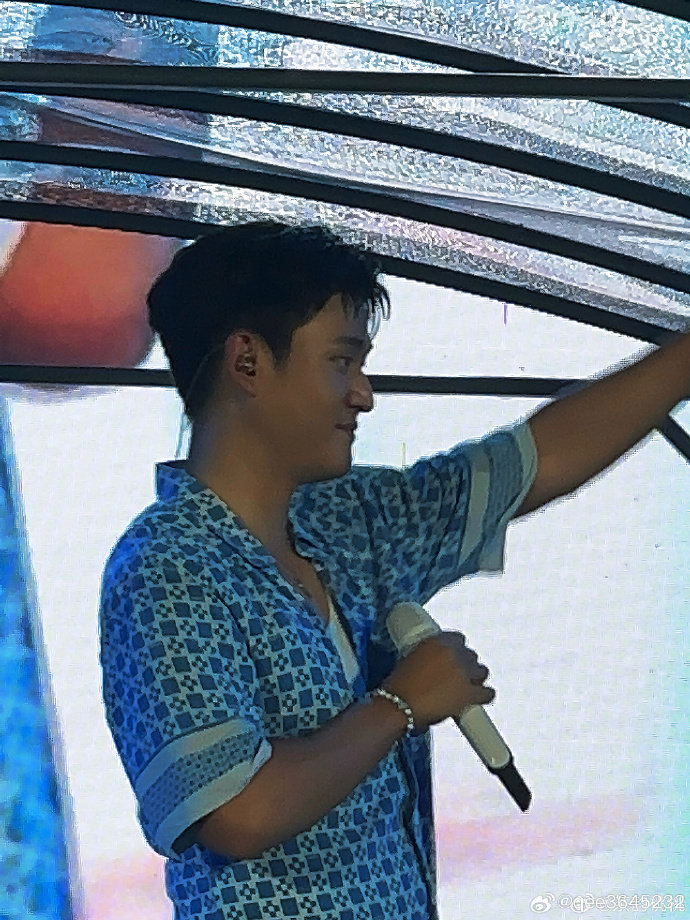 张碧晨第七周兴哲第六怀揣热爱继续歌唱，期待往后带来全新曲目 