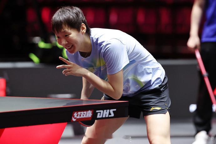 明就开战了 王曼昱 WTT新加坡大满贯2026