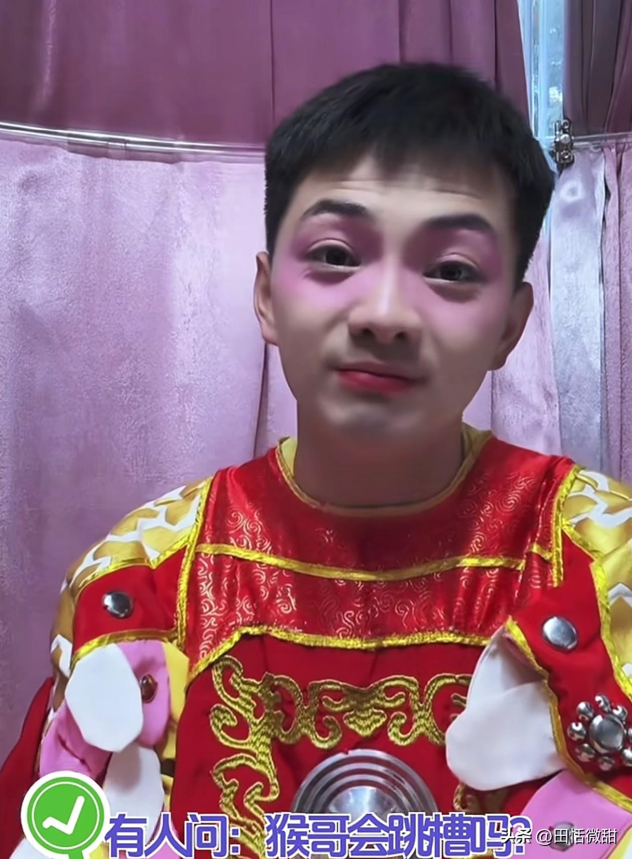有人给雪饼猴王铁柱留言：“猴哥会跳槽吗？”王铁柱没有直接回答，而是回了八个字“不