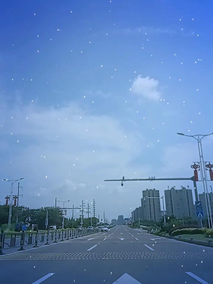 晒图笔记大赛外面好热哦，天气预报讲下雨也不下。