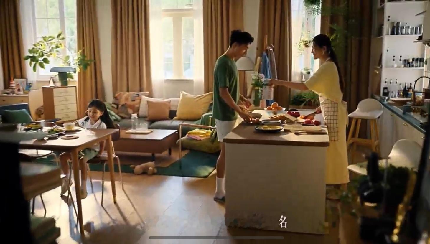 马拉松冠军的训练是给女儿买牛奶 当马拉松冠军吴向东碰上“早餐牛奶告急”的意外状况