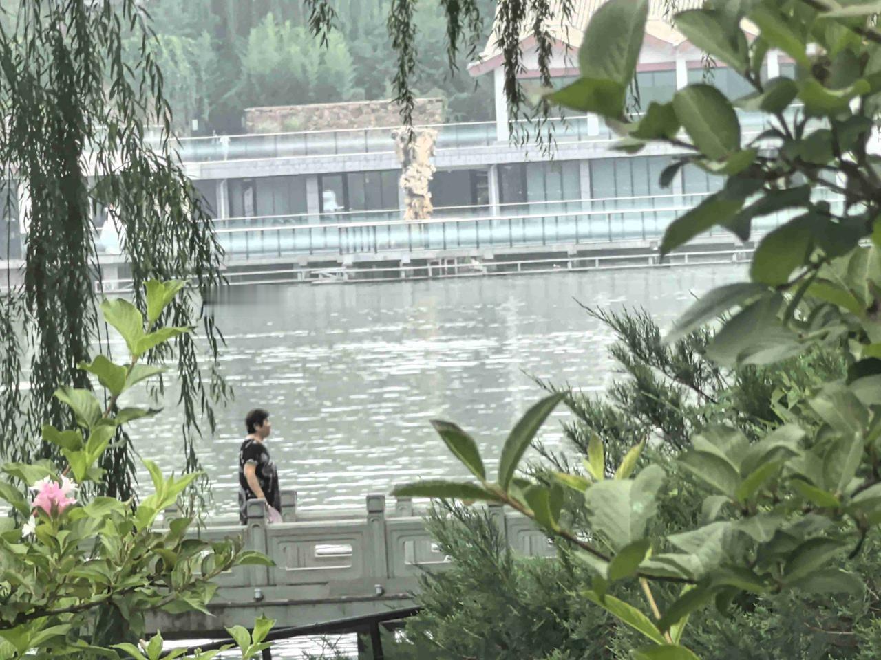 我的今日状态：😁轻松愉快
我这里的天气：☀️阴天，闷热