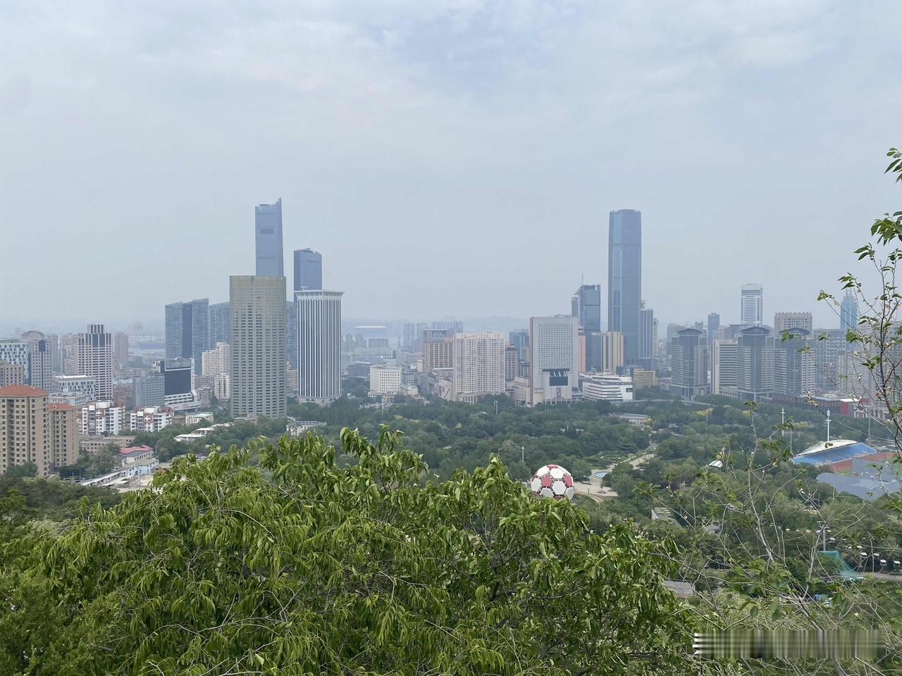 大连印象，真的不错！
体验当地文化比较好的去处就是逛当地的人气公园。
今天逛极具