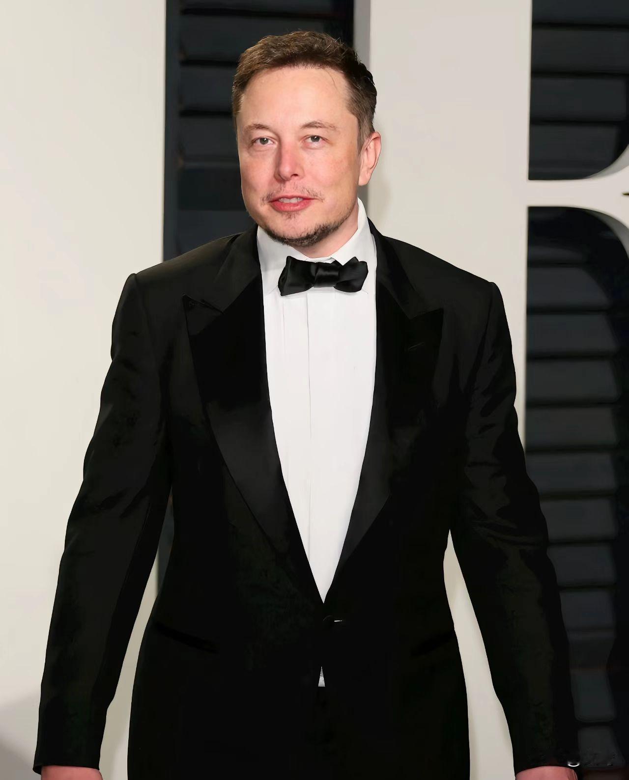 马斯克这几日很活跃，他似乎在为特斯拉上海工厂的落地找台阶，他说：“东方大国是一个