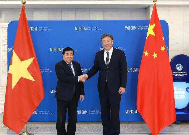 越南态度发生急转弯，就在中日冲突愈演愈烈的时候，新加坡都选择站队了，然而越南却突