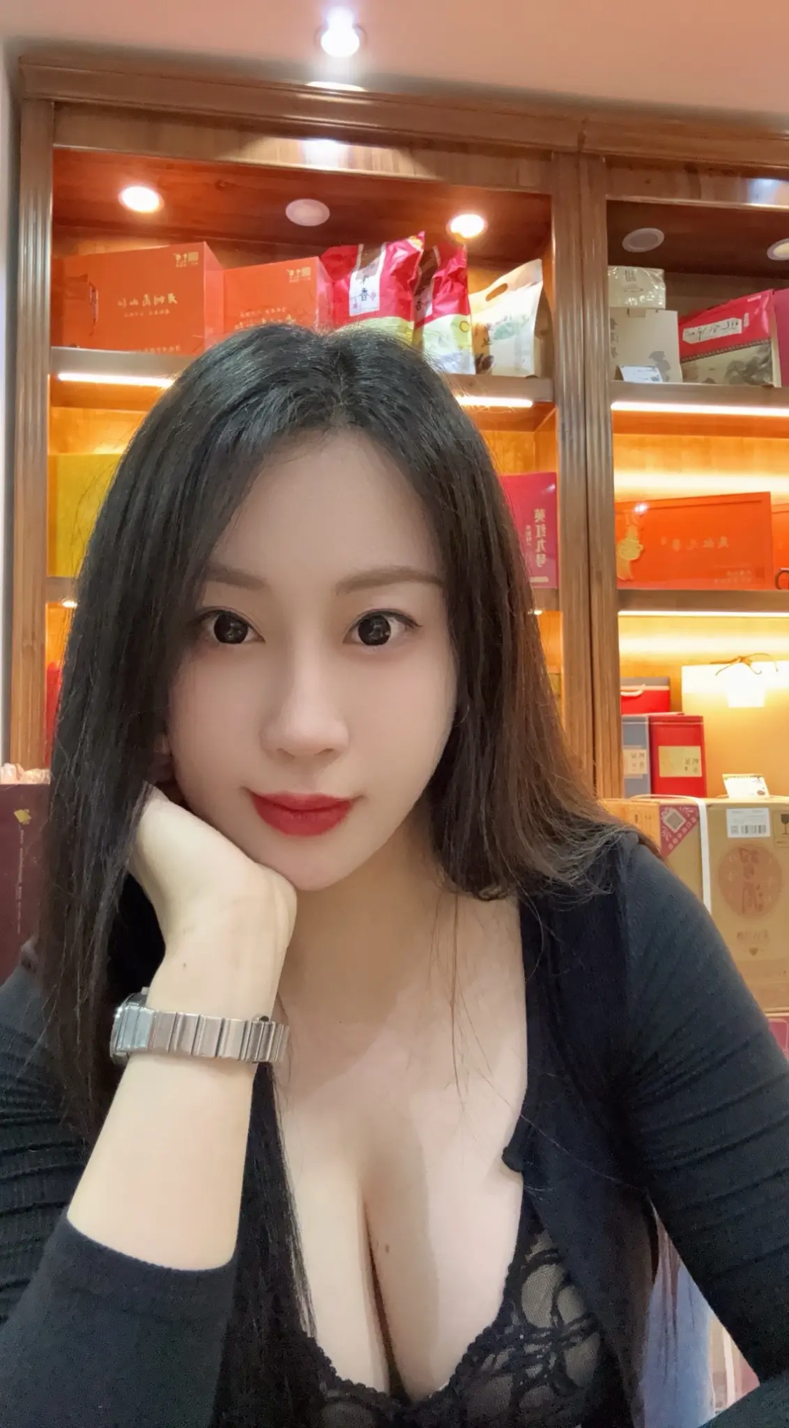 茶行老板娘 茶人的生活状态 保持热爱守店 御姐老板娘 实体店茶生活