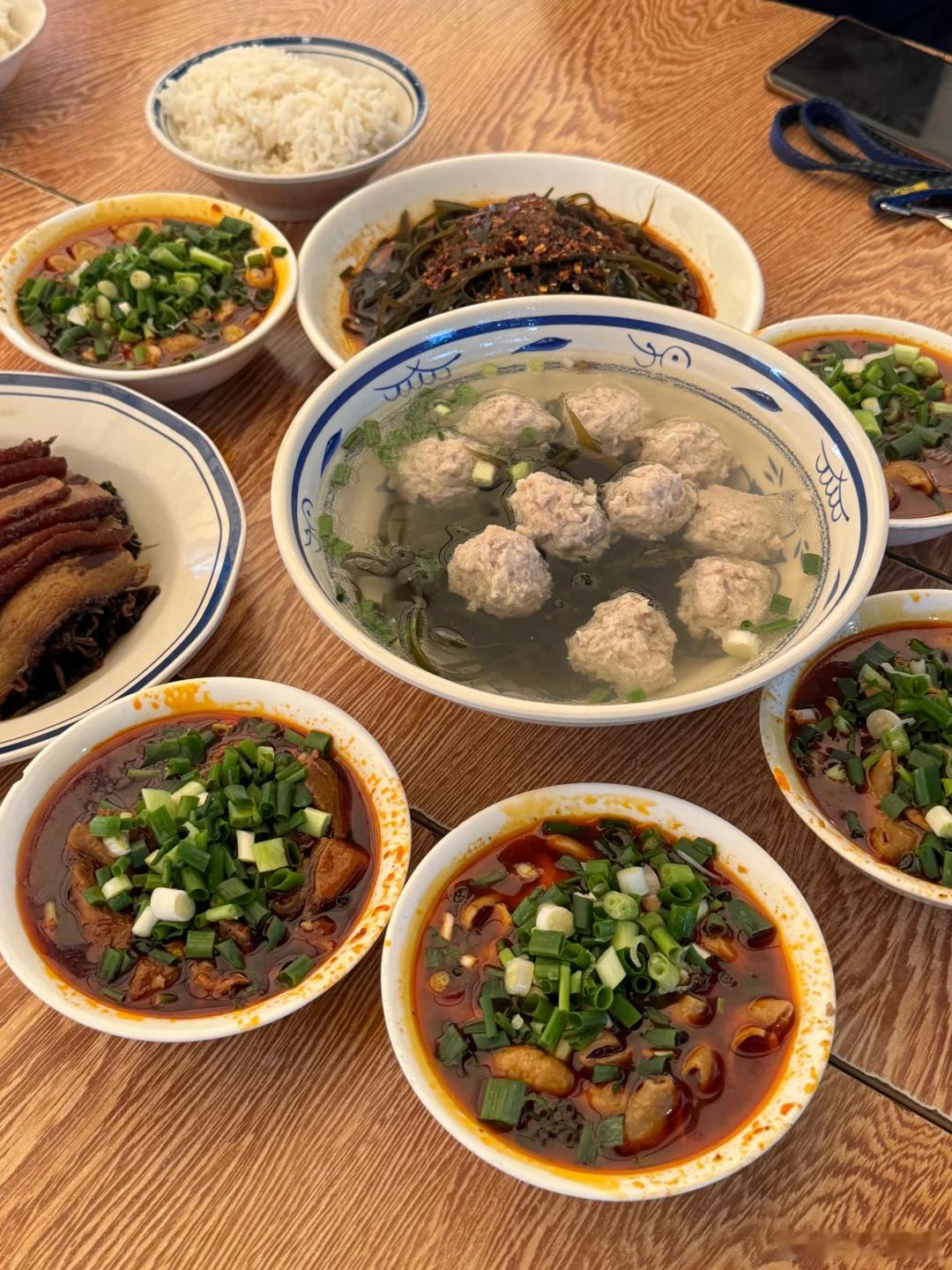 四川小县城  绵阳江油从成都去江油很方便，动车1小时左右直达，有江油肥肠、绵阳米