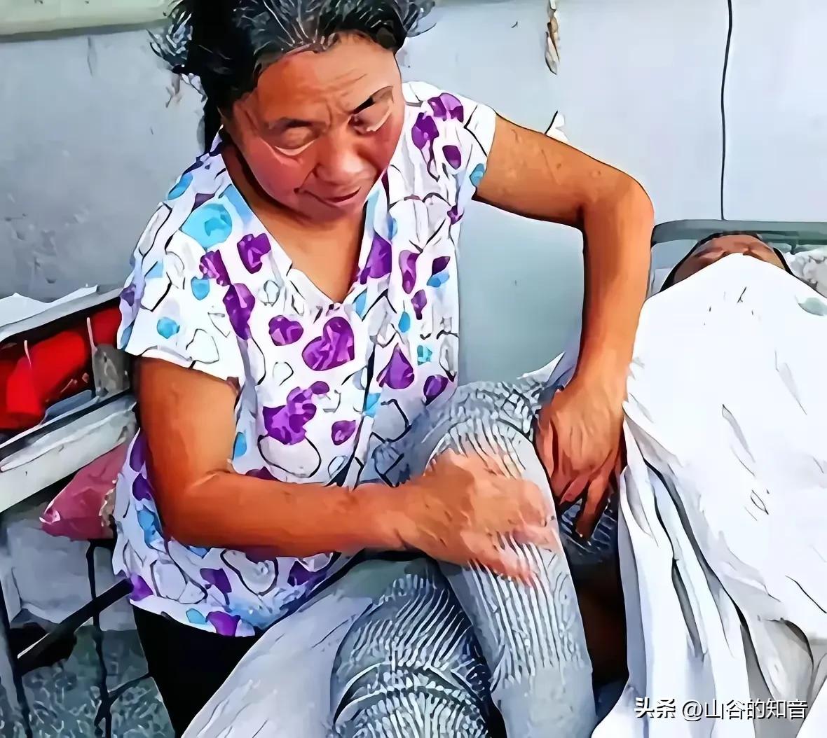 河南一男子成植物人，岳母不离不弃照顾9年，谁料，男子醒来开口说了一句话，竟让岳母