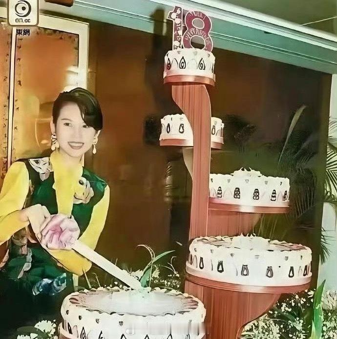 我不会最后一个知道，蔡少芬的18岁成人礼，竟然是刘銮雄给她办的 