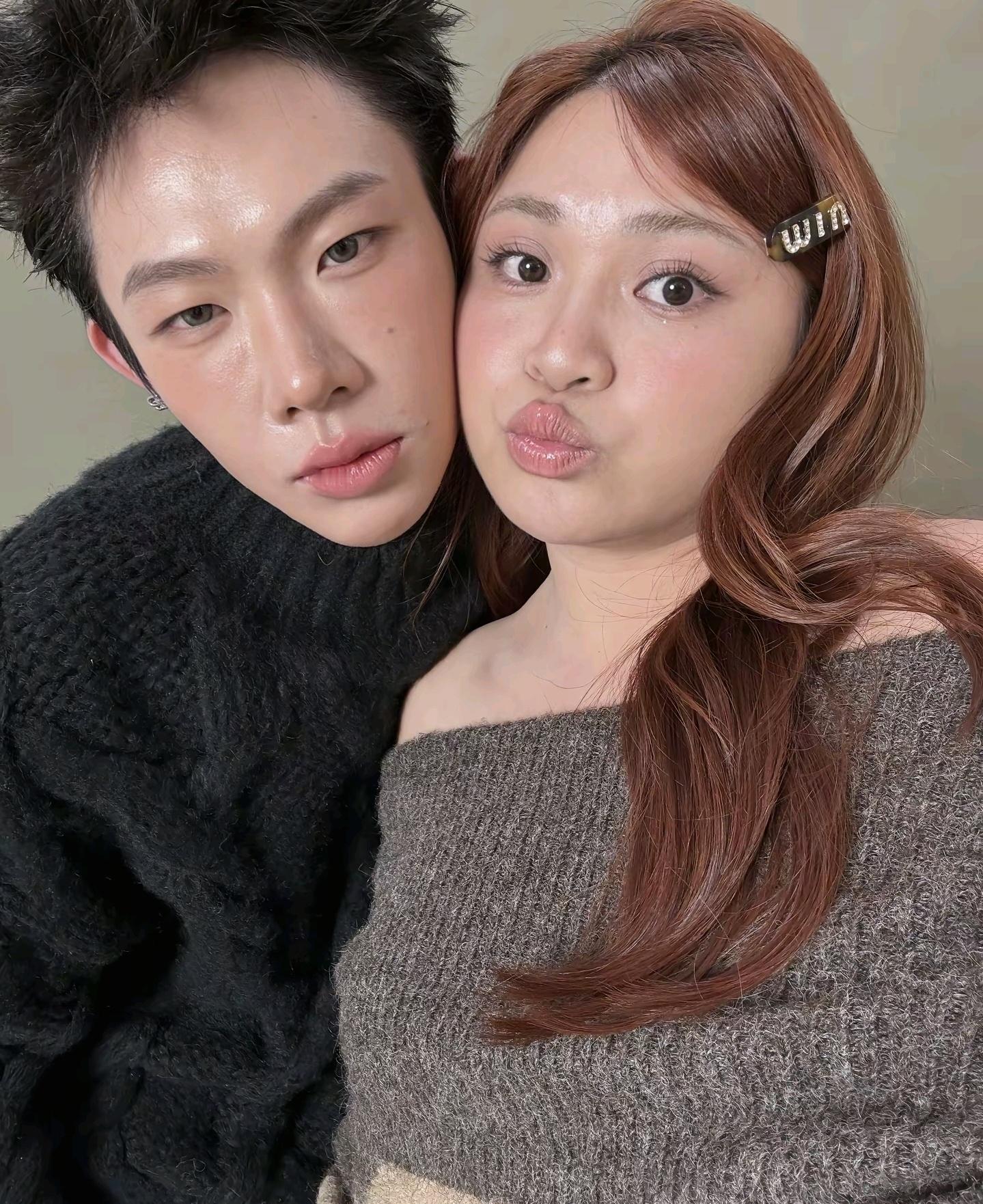 别骂了，网红阿爆哭个孤独怎么了？谁规定有钱人没资格郁闷了。669万粉丝又怎样？住