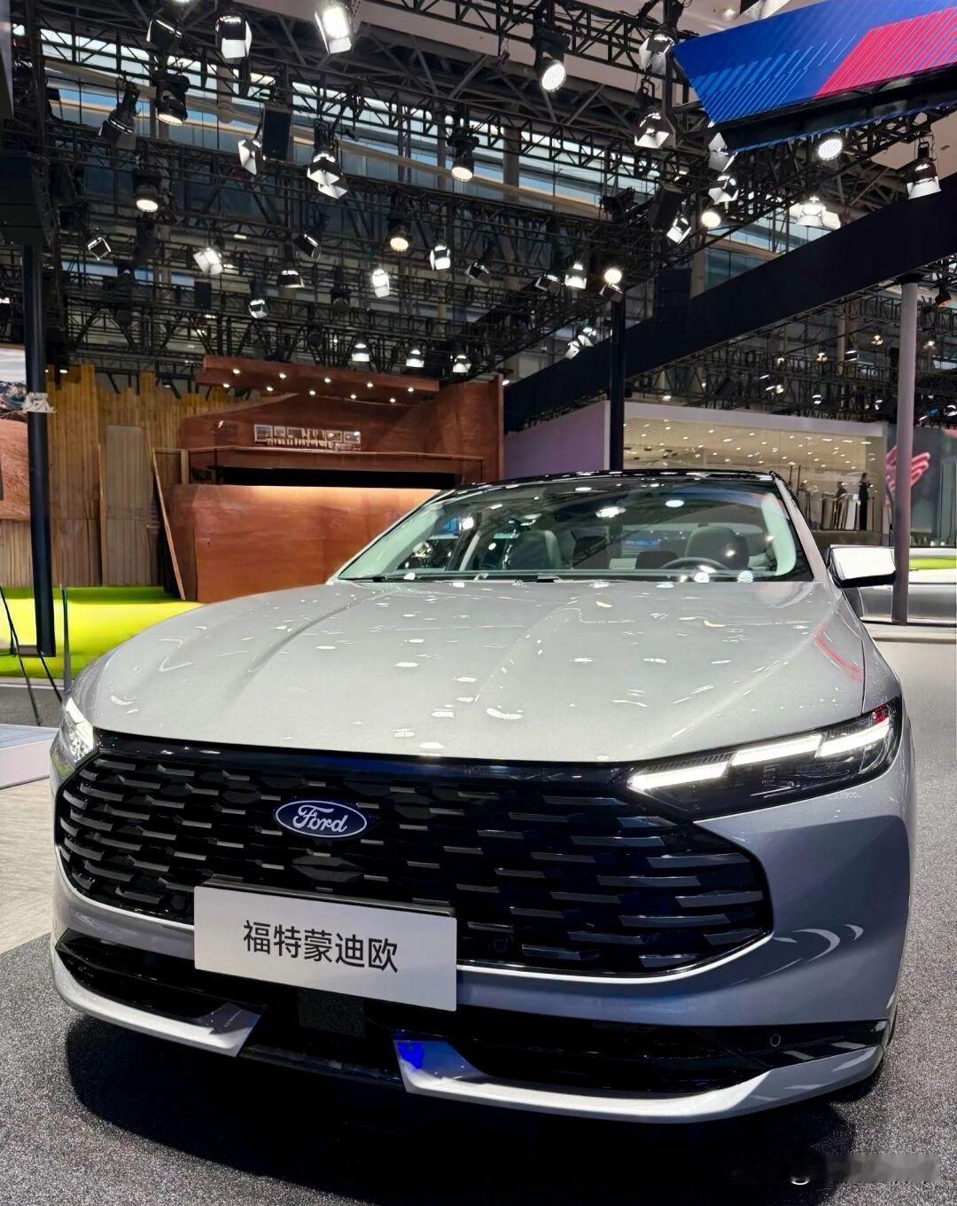 2026新款福特蒙迪欧，大家觉得怎么样？新款的蒙迪欧终于来了！
这次呼声最高的C