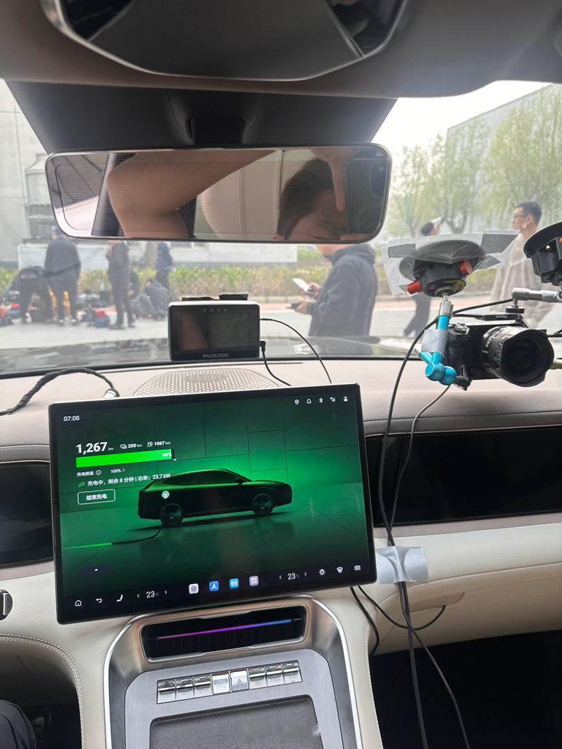 今天搬砖有点早了～ 