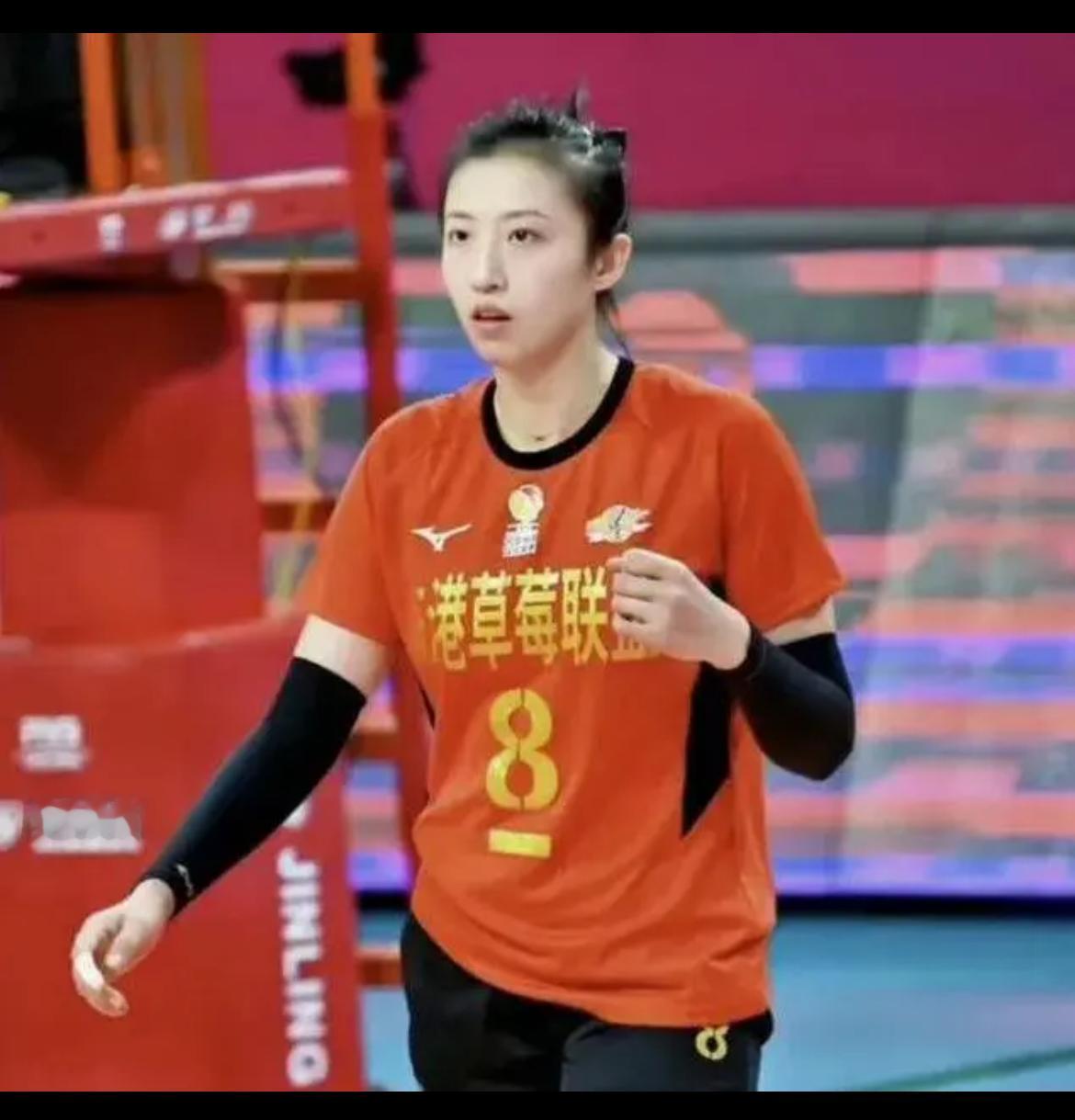 全运会女排8进4淘汰赛，4场比赛，已经结束两场。
江苏女排以3:0轻取辽宁，进入