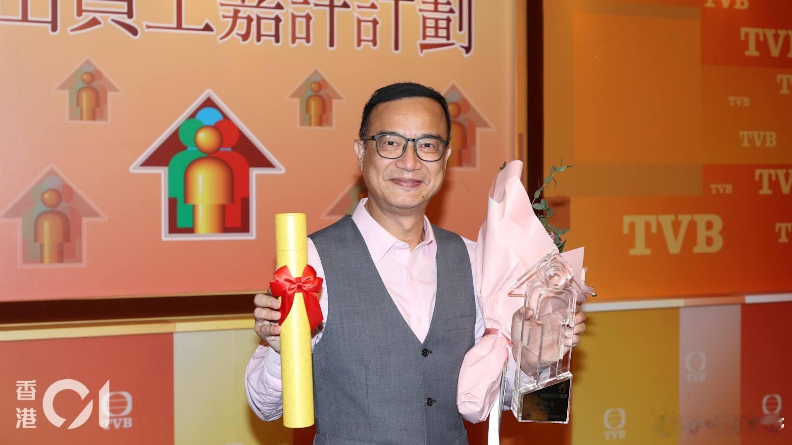 鍾志光苦等35年獲TVB頒發傑出員工獎：從來都冇諗過攞呢個獎鍾志光（鍾仔）今日現