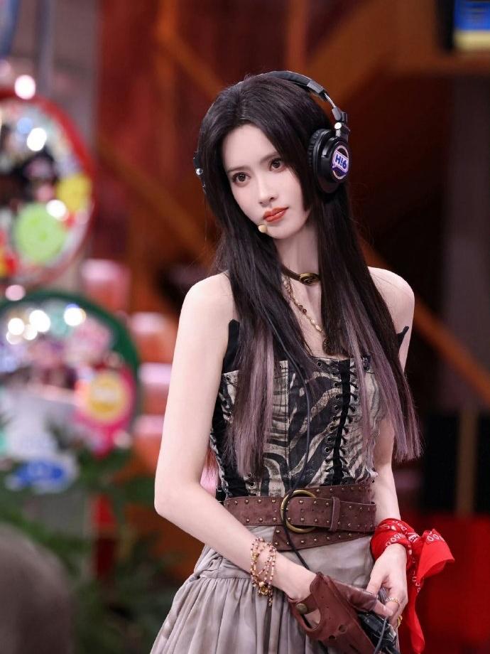 发现没，孟子义能常驻《Hi6》，美貌排第二，主要是因为“头脑”！

14天前，孟